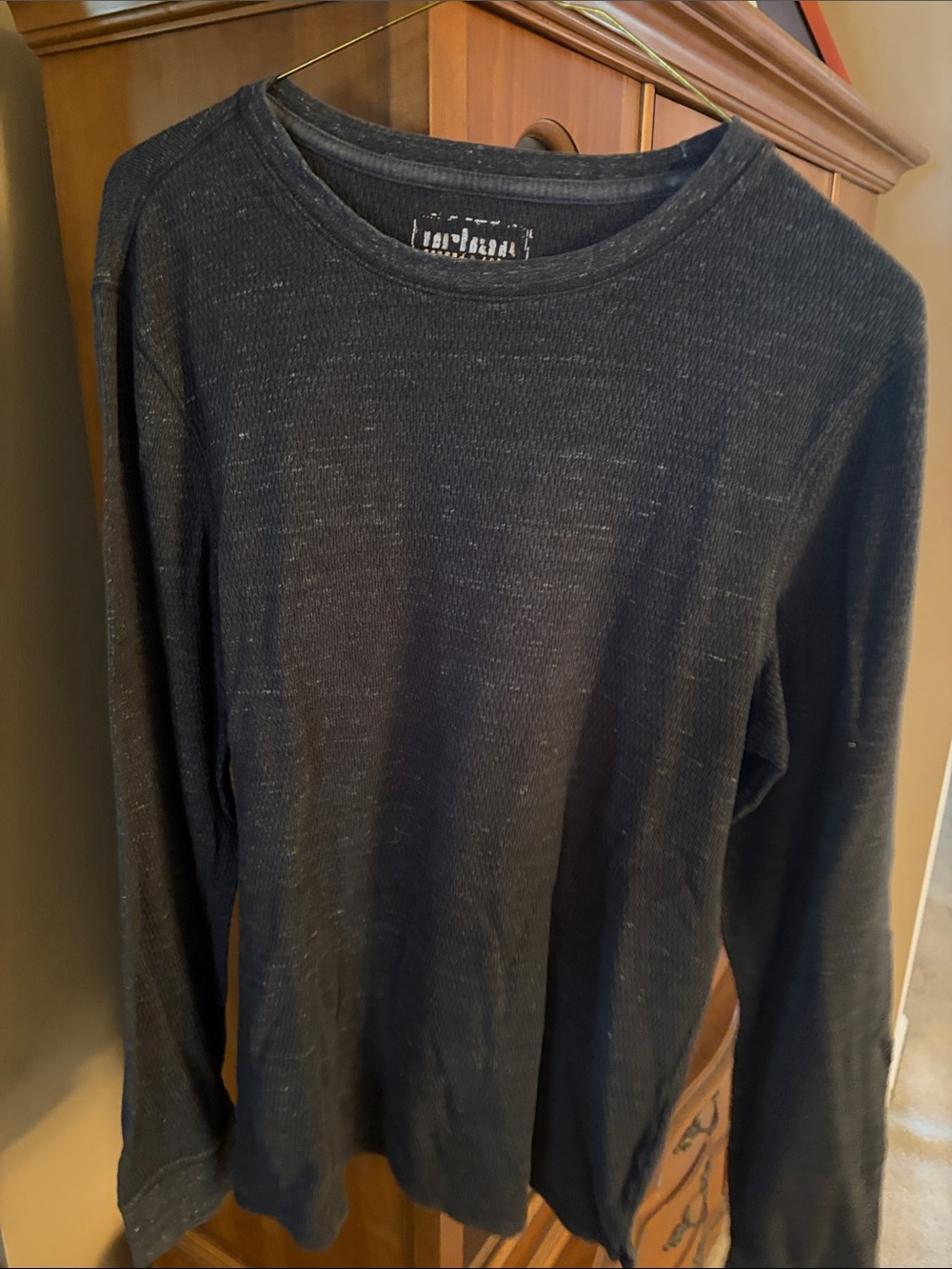 Urban Outfitters Dark Gray Long-Sleeve Crewneck Tee